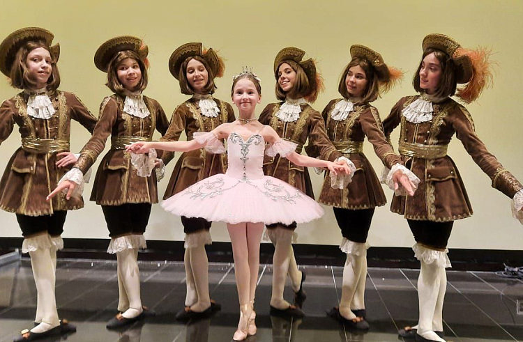 Юных приморцев приглашают на День открытых дверей филиала Московской государственной академии хореографии.