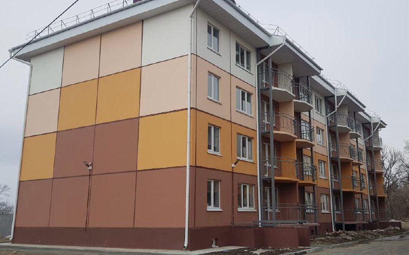 Администрация Надеждинского района переселяет граждан из аварийного жилья.